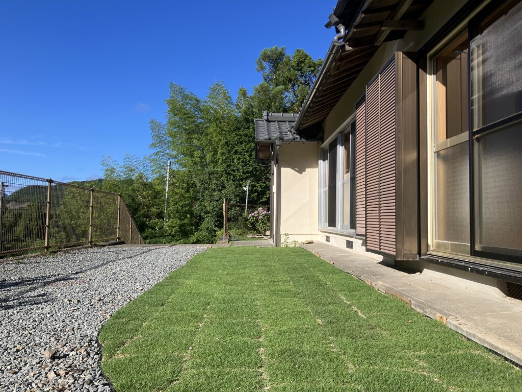 熊野古道・中辺路 近露にあるゲストハウスCOZYのお庭